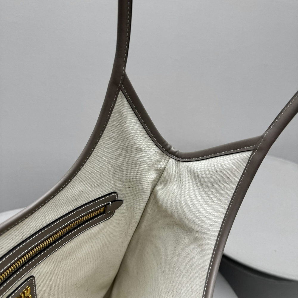 Miu Miu Ivy Bag 40 cm