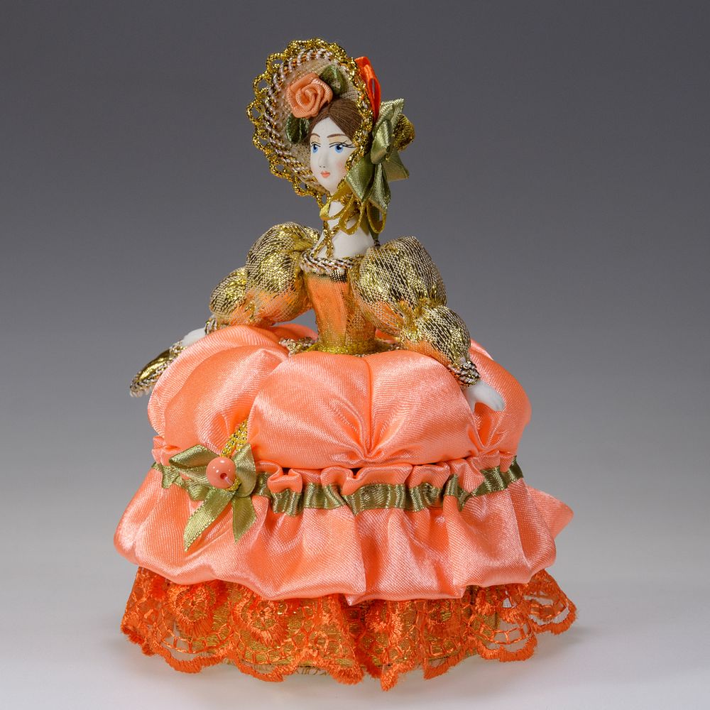 коралловый