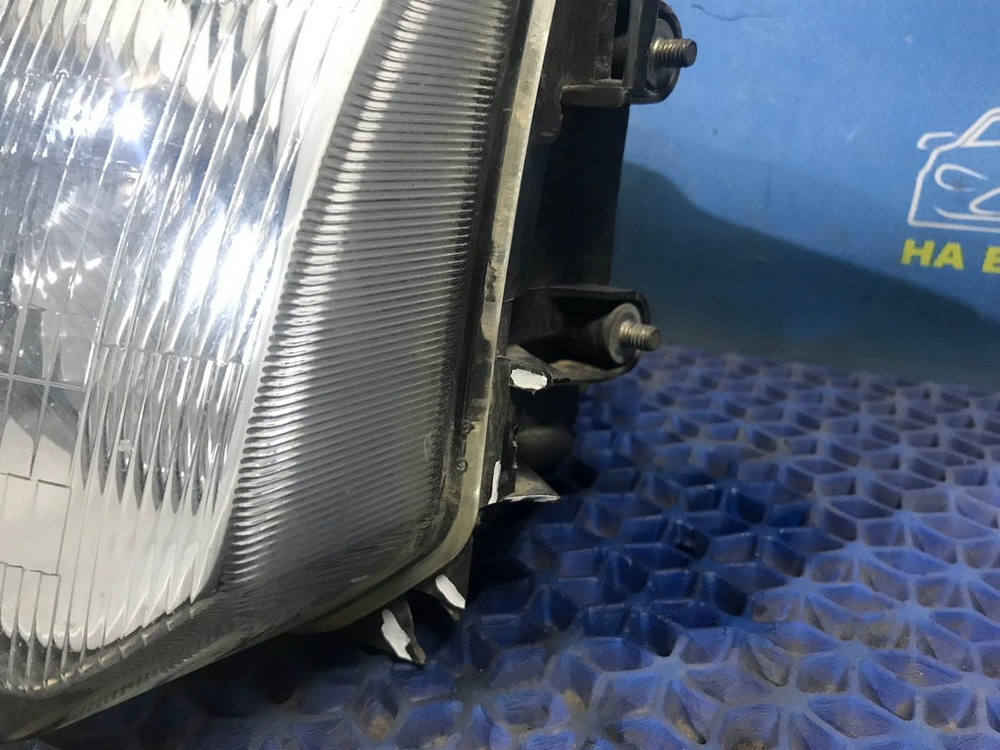 Фара передняя левая MITSUBISHI RVR 1996