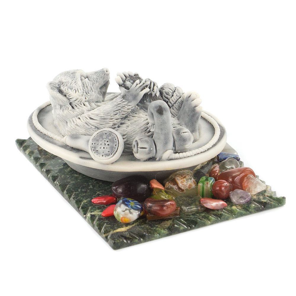 Сувенир "Енот купается" из мрамолита R119845