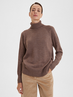 Свитер с высокой горловиной в рубчик