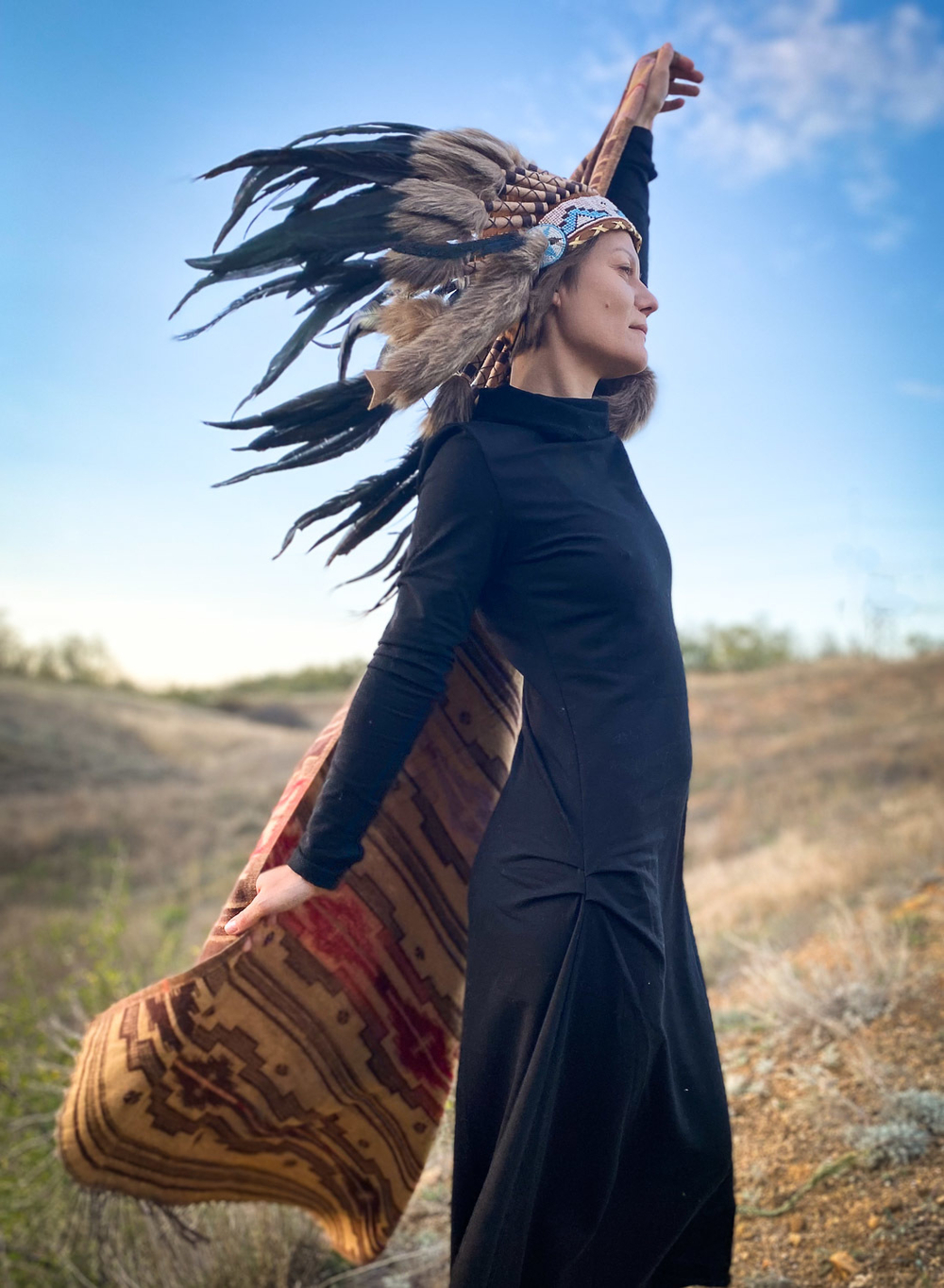 Шерстяной палантин с этно орнаментом