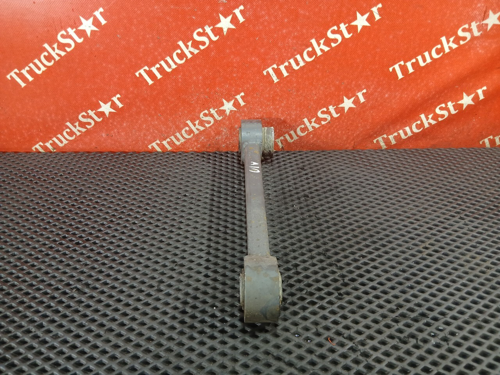 Стойка переднего стабилизатора