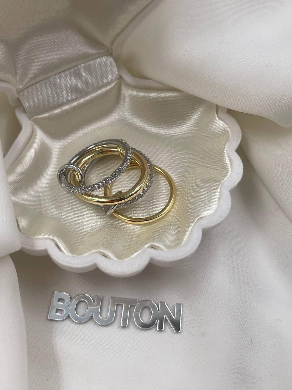 Кольцо многослойное биколорное серебро и золото с камнями