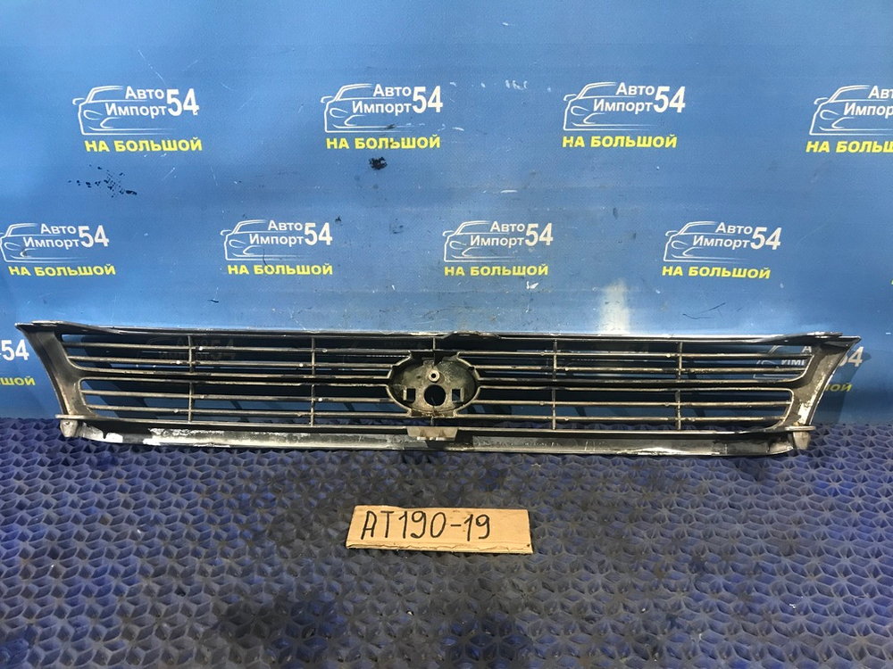 Решетка радиатора TOYOTA CARINA E 1996