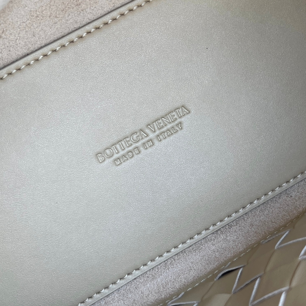 Bottega Veneta Medium Andiamo 32 cm