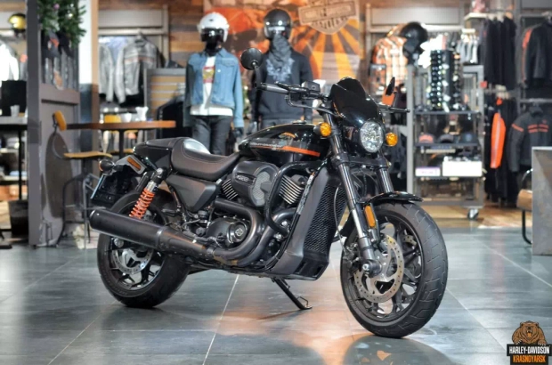 Harley davidson on road price on sale
