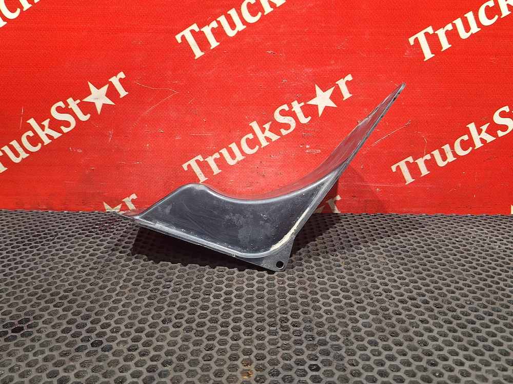 Накладка бампера левая