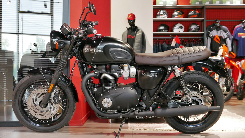 Triumph Bonneville T120 BLACK, 2023