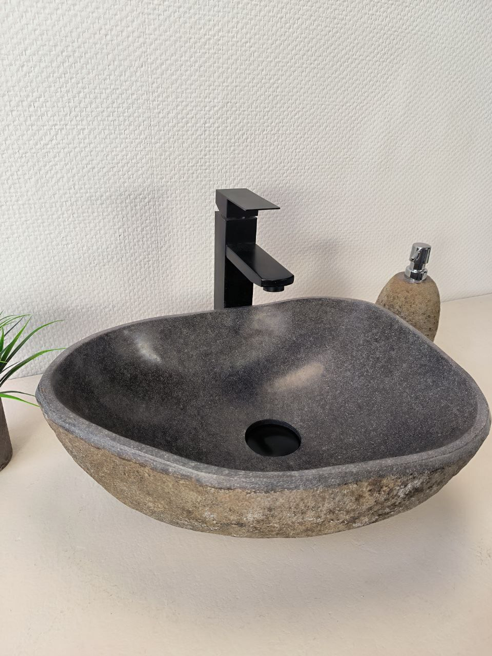Раковина из речного камня RS-65985 45х34х15 из натурального камня