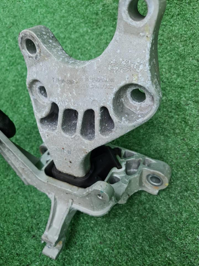 Подушка ДВС Changan Uni-T (2020-н.в.)