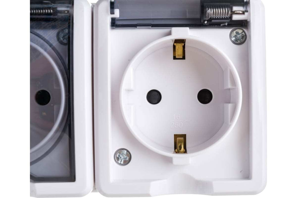Розетка 3-местная накладная IP54, шторки, 16A-250В, белый Эксперт ЭРА