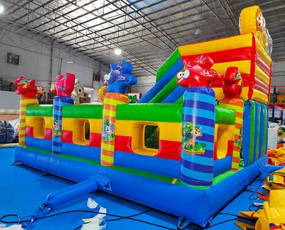 Коммерческий надувной батут «Звериный мир» с горкой и аркой, 6*5*4.2 м.