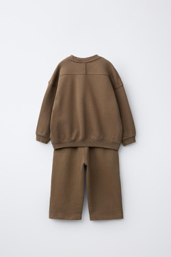 ZARA КОМПЛЕКТ ИЗ ТОЛСТОВКИ И БРЮК WIDE LEG С НАШИВКОЙ, СВЕТЛО-КОРИЧНЕВЫЙ