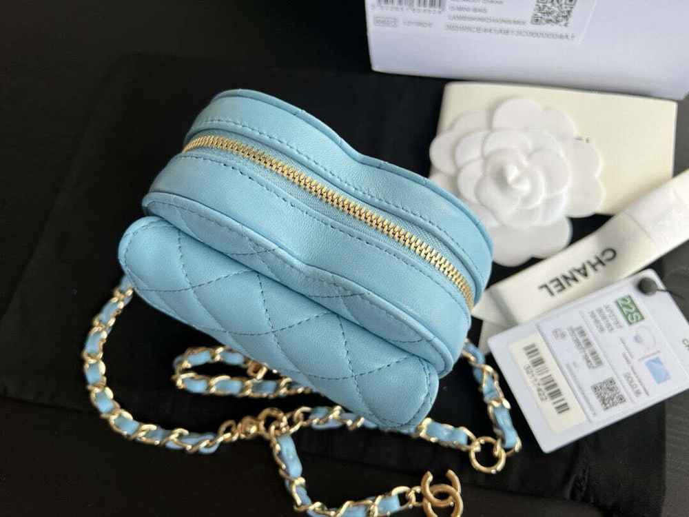 Chanel Heart Bag 11 cm