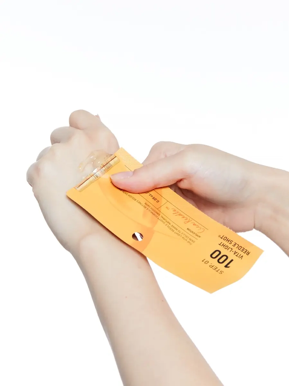 VT Cosmetics Гидрогелевая маска с микроиглами и витамином С для ровного тона и сияния кожи Vita-Light Reedle Shot 100 2Step Hydrogel Mask 1.5+33 гр