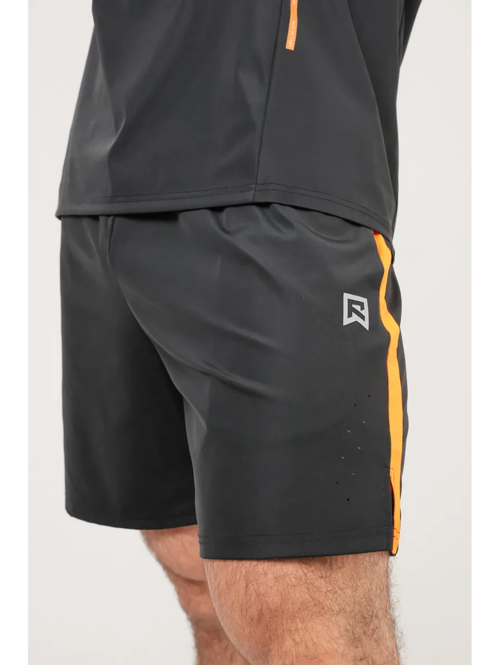 Костюм спортивный шорты и футболка для тренировки