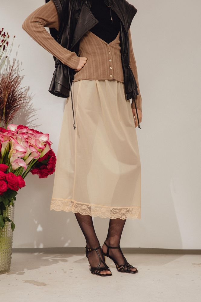 Подъюбник бежевый Подъюбник бежевый