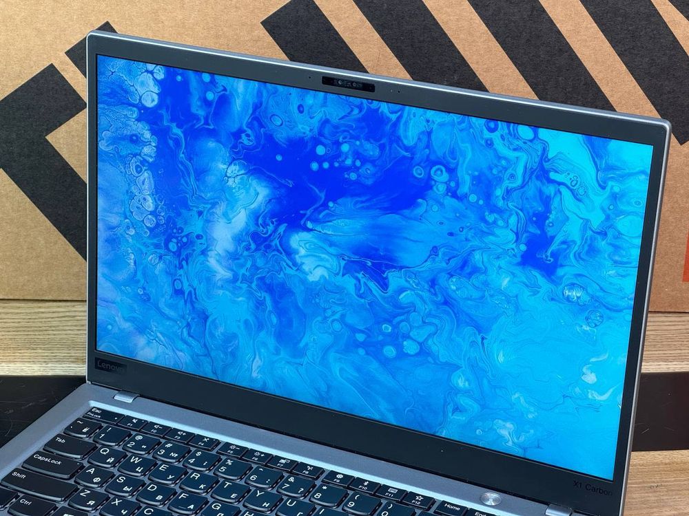 14" Ноутбук Lenovo ThinkPad X1 Carbon Gen 6 Silver (2560x1440, Intel Core i7-8650U, RAM 16ГБ, SSD 512ГБ, Intel UHD Graphics 620, Win 10Pro)