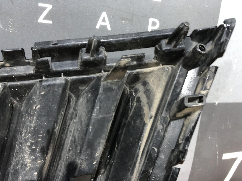 Решетка радиатора Skoda Octavia 3 (A7) 17-20 Б/У Оригинал 5E0853653C