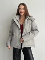 Куртка демисезонная короткая с капюшоном