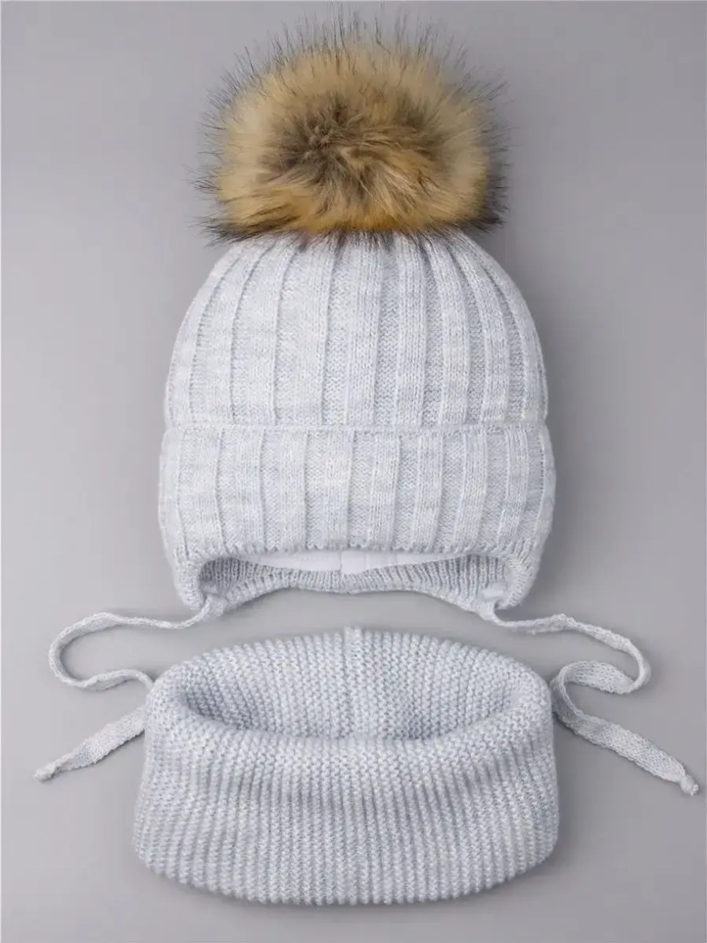 Шапка зимняя детская вязаная с помпоном и снуд