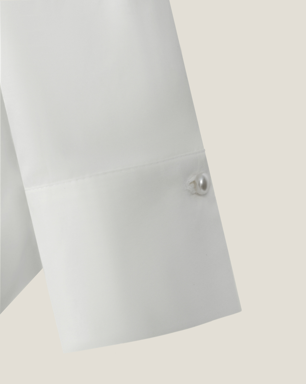 Рубашка "Идеальная" с плечами в белом