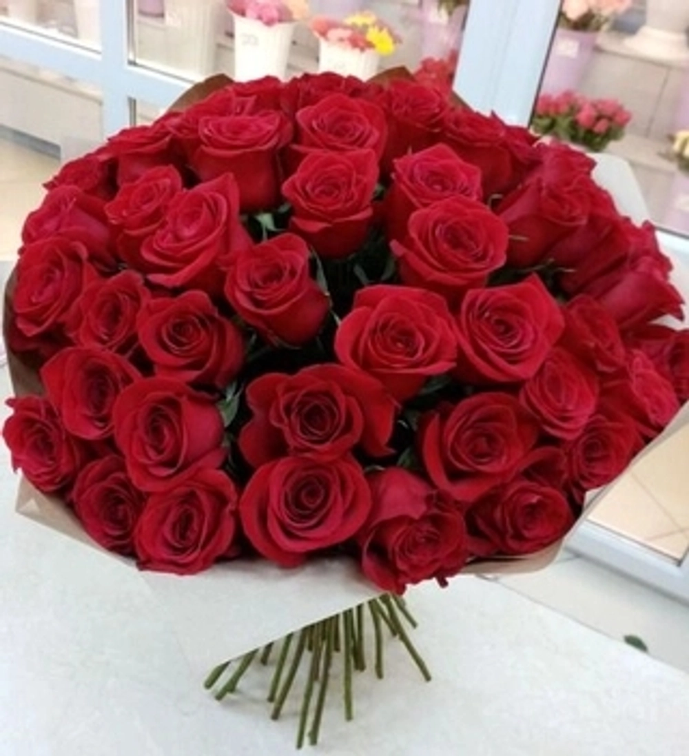 Два букета 45 красных роз + 45 белых