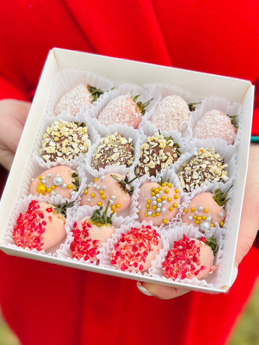 Клубника в шоколаде «Конфетти», 12-16 шт