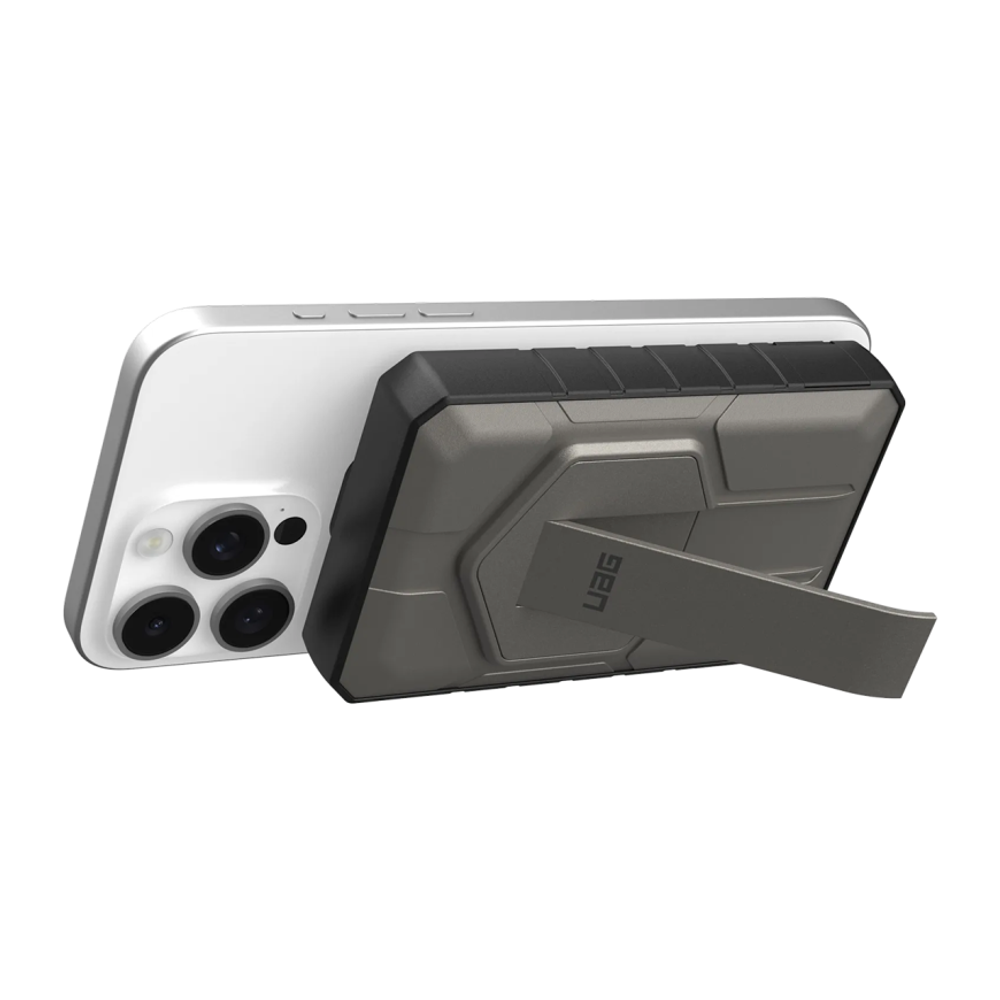 Внешний аккумулятор MagSafe с подставкой UAG Rugged 10K (10000 мА·ч) Беспроводная зарядка: Qi 10 Вт. Проводная зарядка: USB-C. Есть LED-индикация. Энергоёмкость — 38,5 Вт·ч. Максимальная выходная мощность — 20 Вт