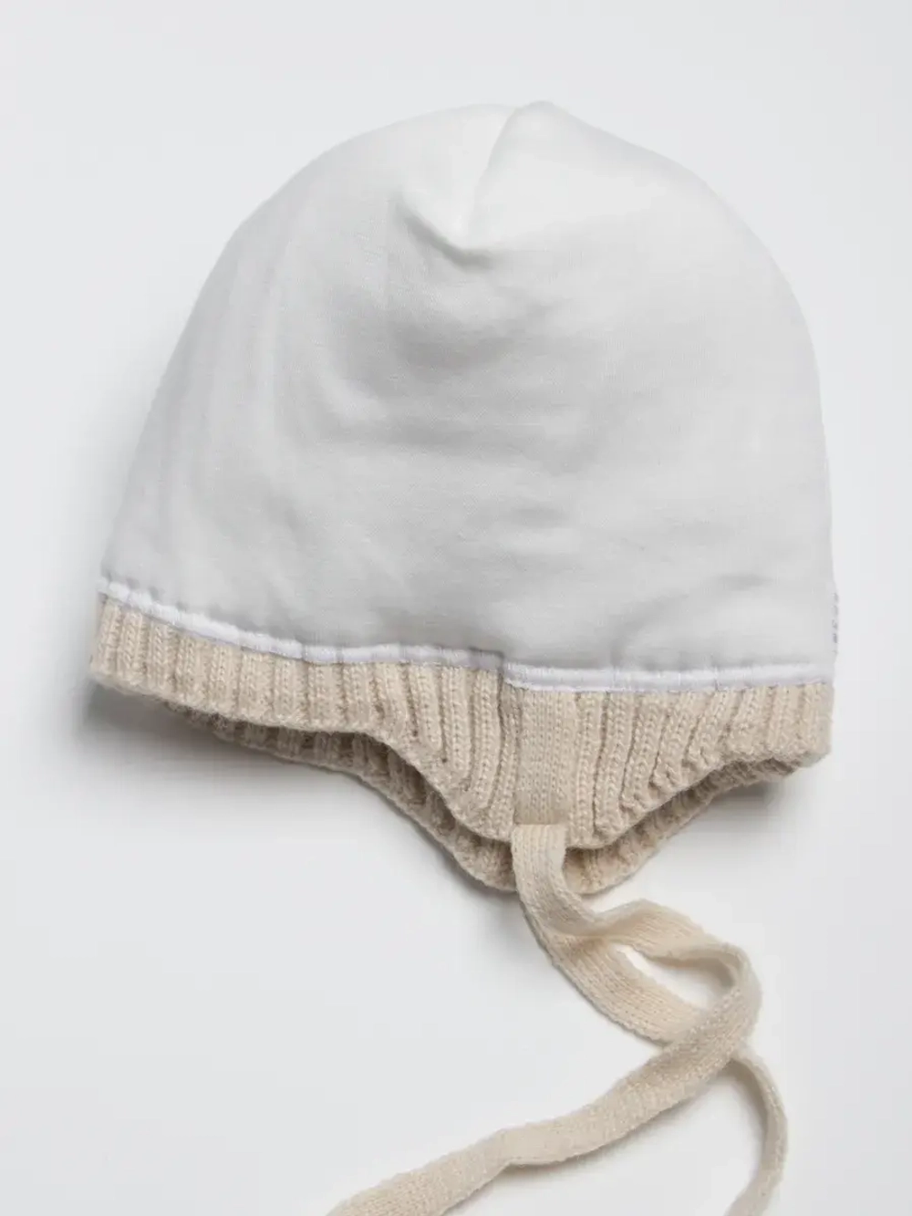 Шапка зимняя с помпоном и ушками для девочки