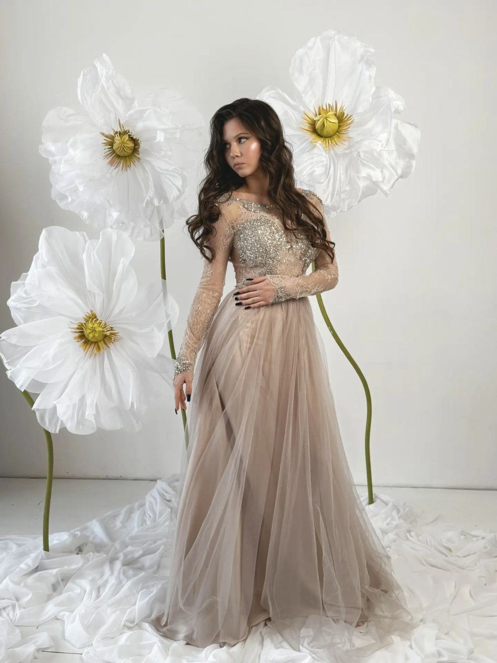 Платье вечернее с расшитым лифом