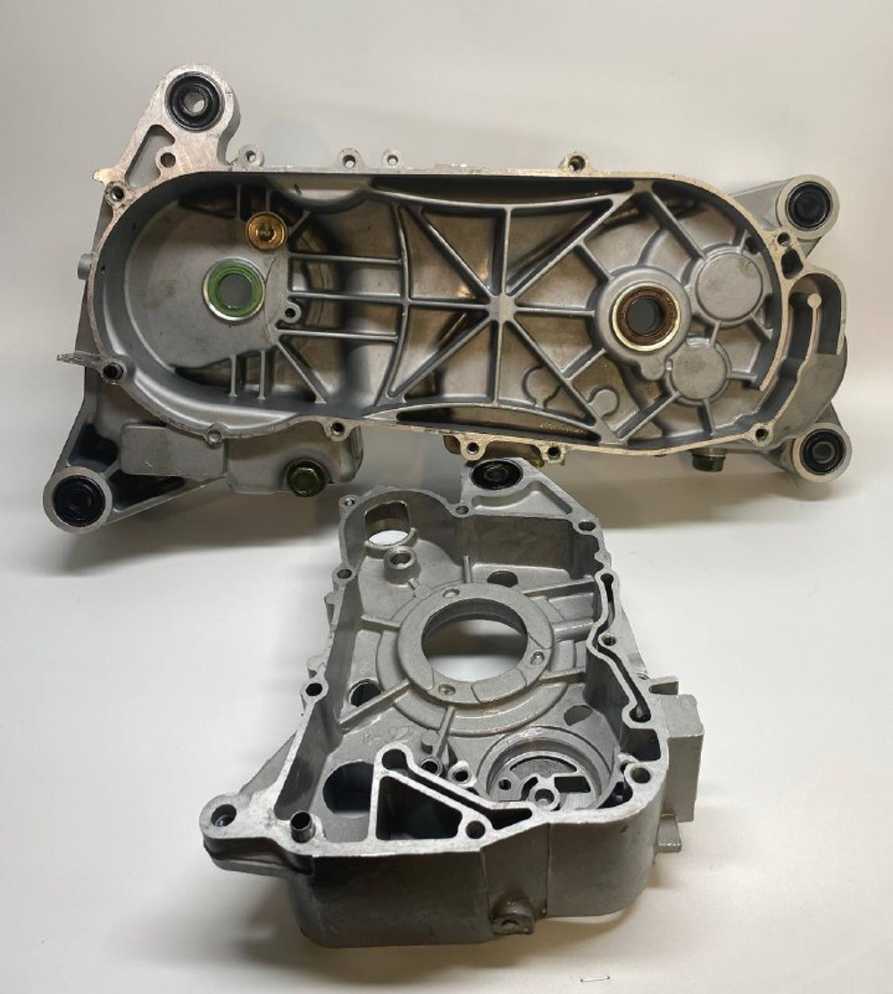 Картер с подшипниками и сальниками двигатель 161QMK