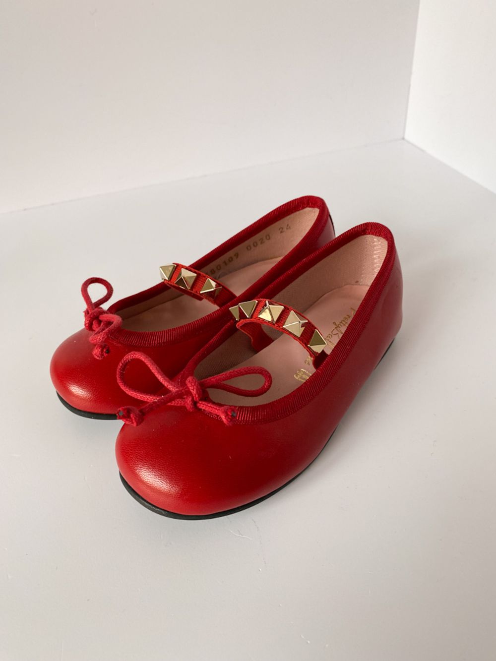 Новые кожаные туфли Pretty Ballerinas, 24