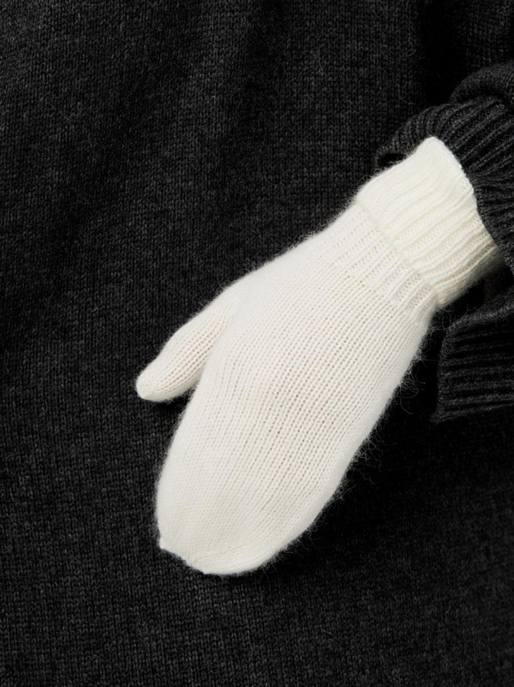 Варежки В805-02 экрю