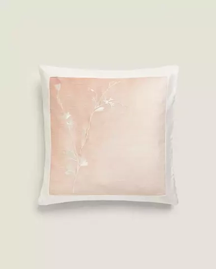 ZARA HOME ХЛОПКОВЫЙ ЧЕХОЛ НА ПОДУШКУ С ЦВЕТОЧНОЙ ВЫШИВКОЙ, РОЗОВЫЙ