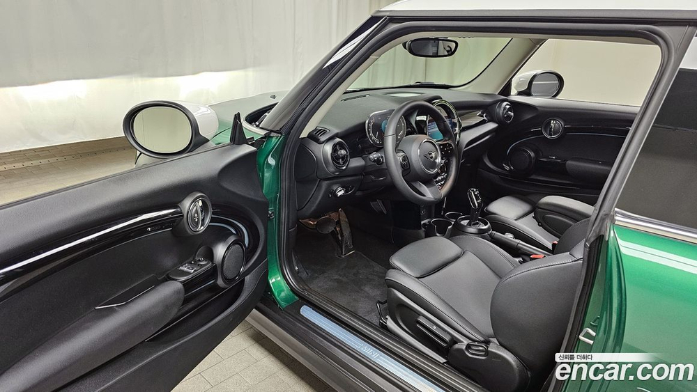Mini Cooper Classic Plus Lunchpack (07.2022)