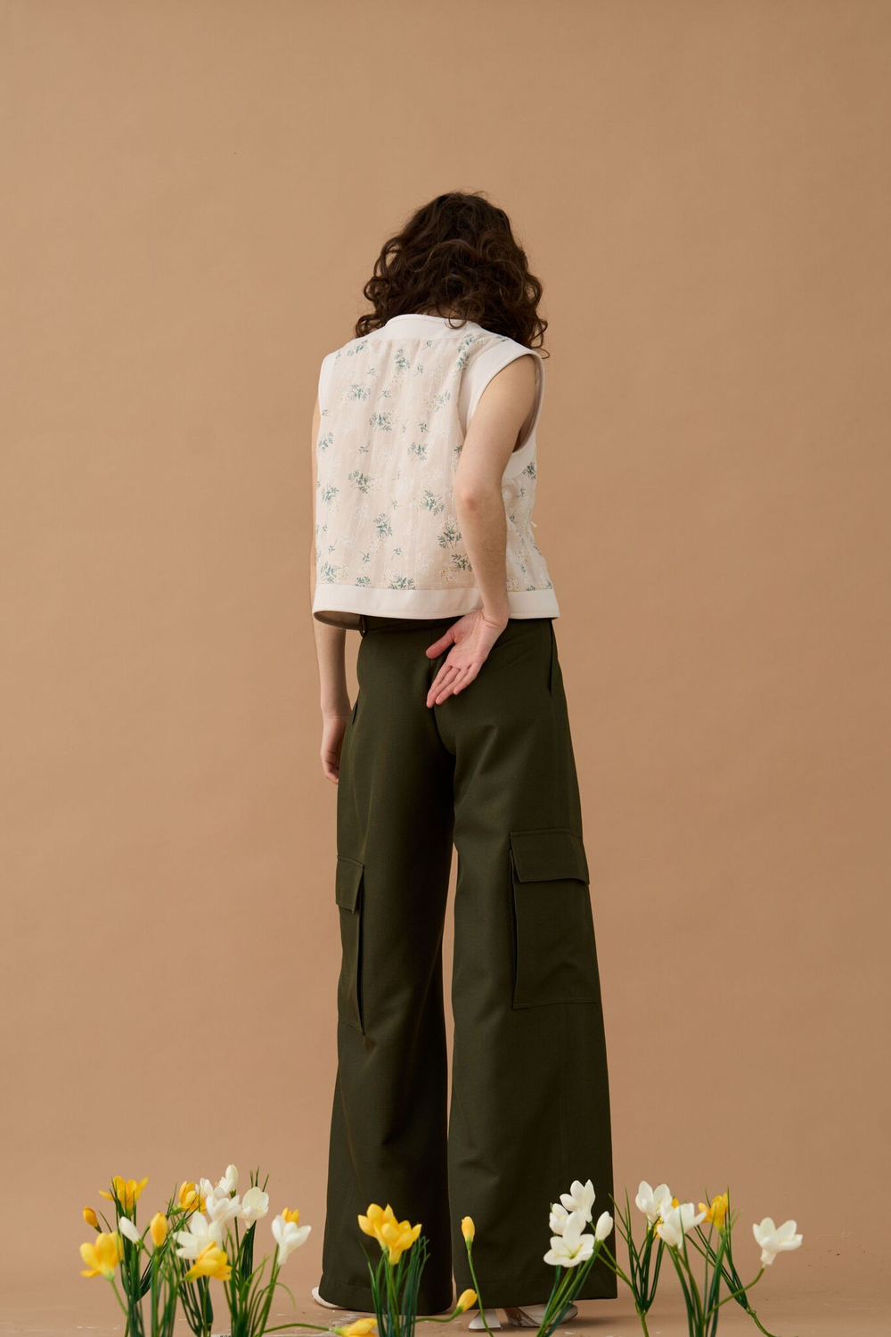 Жилетка с завязками бантами