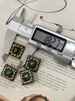 Пуговицы квадратные с жемчугом и зеленой эмалью бронзовые