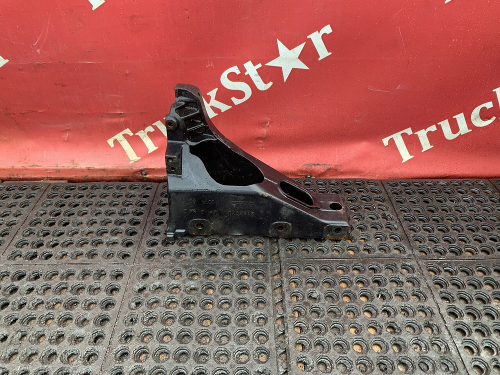 Кронштейн торсиона кабины правый 2021г