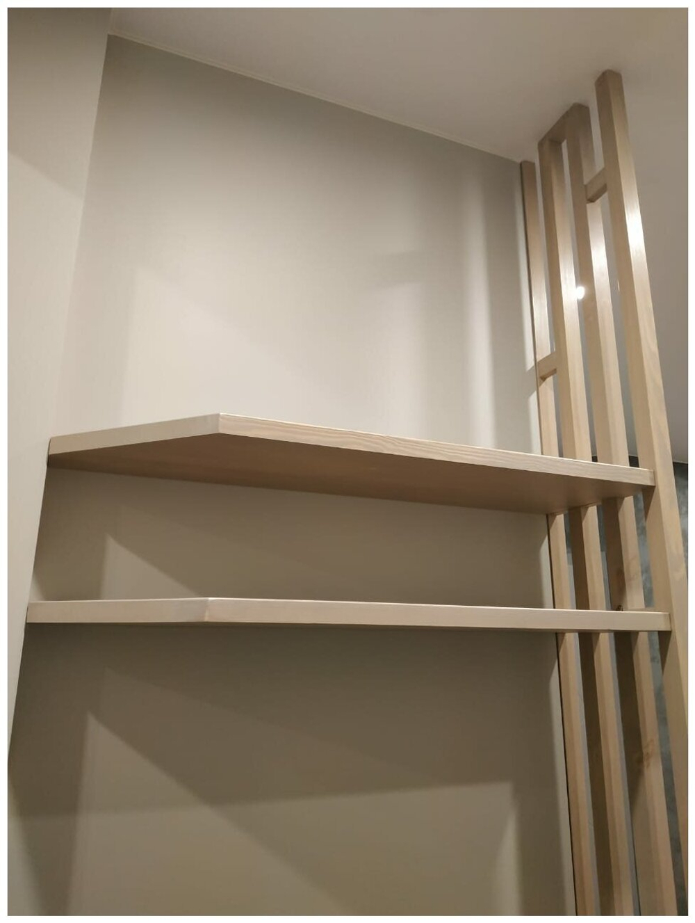 Полки настенные из Лиственницы