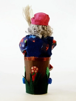 Кукла коллекционная Баба-Яга в ступе