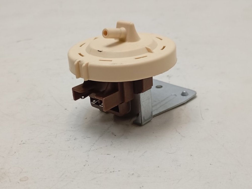 F1029NDR кт74 Датчик уровня воды для стиральной машины LG 6601ER1006M б/у