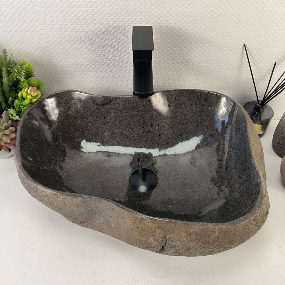 Раковина из речного камня RS-65414 52*38*15 0862