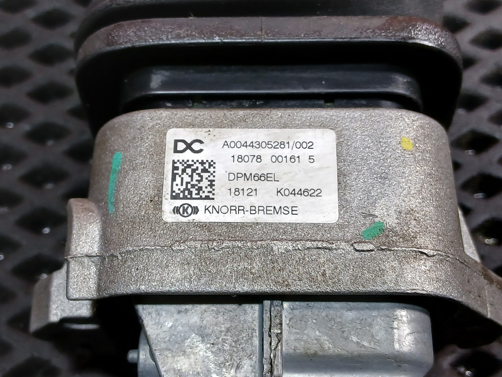 Кран ручного тормоза 2019г.