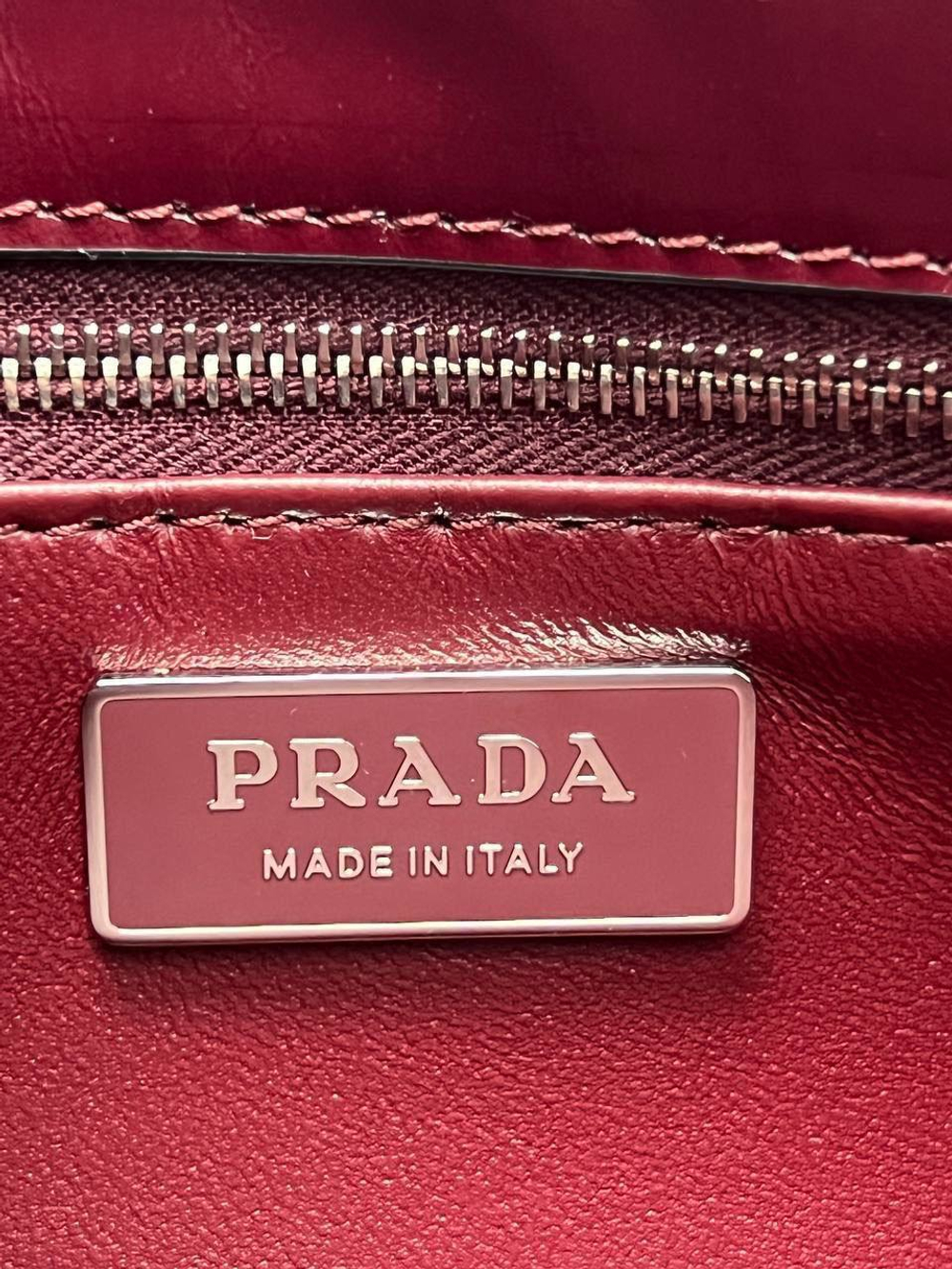 Сумка Prada