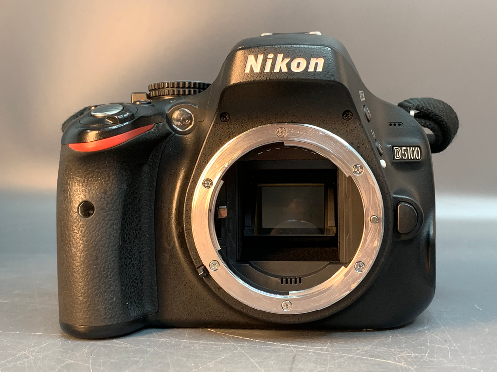 Nikon D5100 kit 18-55mm, 22994 кадров