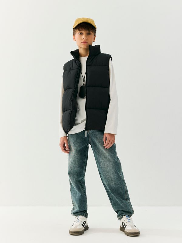 Жилет стеганый на молнии 