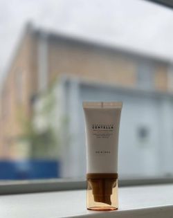 SKIN1004 Легкий солнцезащитный крем с центеллой азиатской Madagascar Centella Air-Fit Suncream Light SPF30 PA++++, 50 мл.