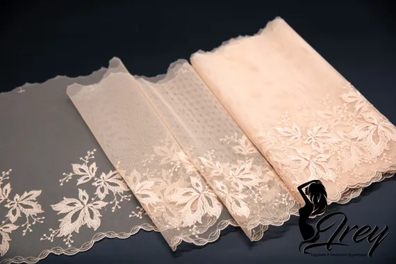 05-54 Вышивка на неэл. сетке 23 см, телесный (правая)